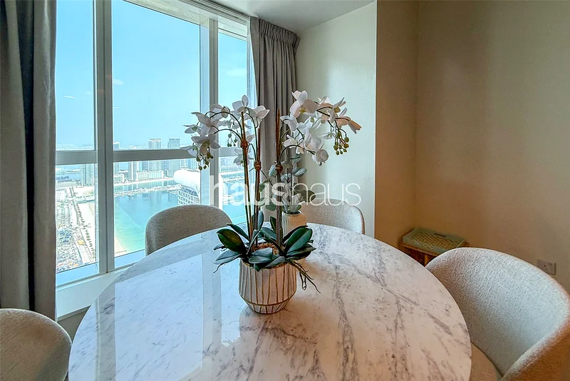 طابق عالي | إطلالة كاملة على النخيل | مفروش63776831173634113
