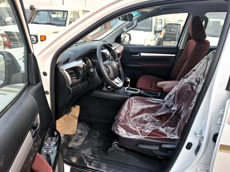 Toyota Hilux 2.4L 2025 AT DC Diesel White(Export only)63612449665282114