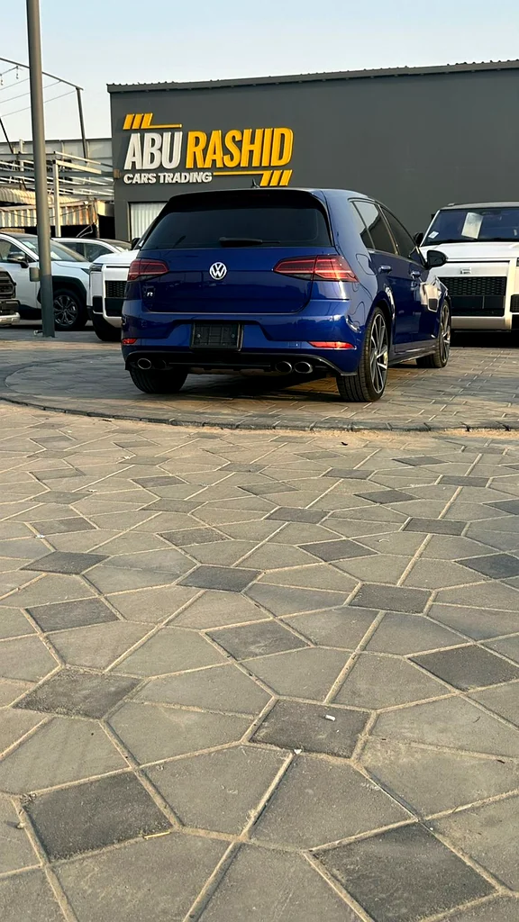 2018 Volkswagen Golf R – Powerful Performance Hatchback63612061974401112