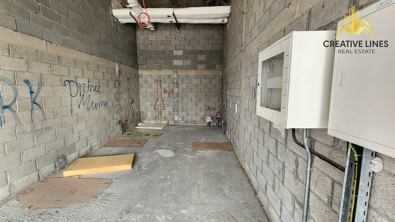 Core and shell prime location retail place available for rent63621694189827111