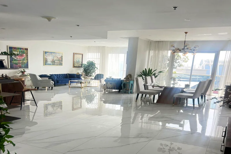 Spacious Penthouse | 4BR  | Stunning Views63987419826690110