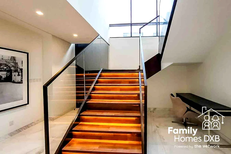 VACANT | Fully Furnished | Corner Unit63738297092354113