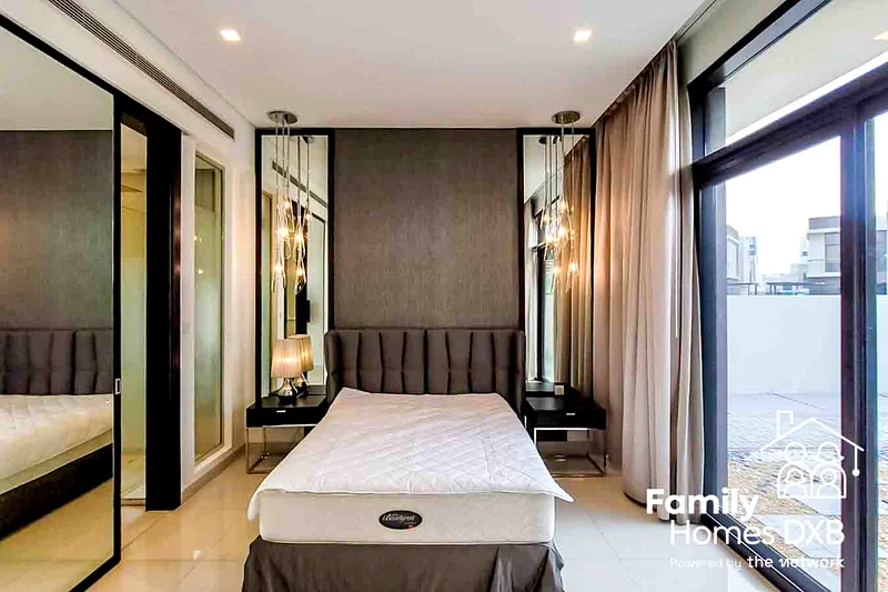 VACANT | Fully Furnished | Corner Unit63738297092354114