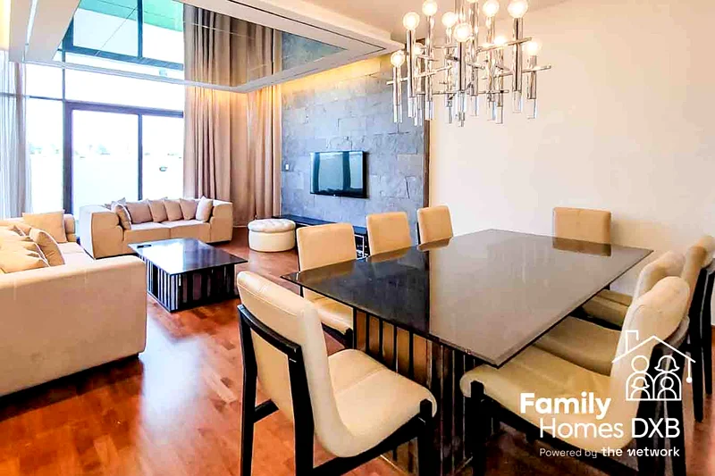 VACANT | Fully Furnished | Corner Unit63738297092354112