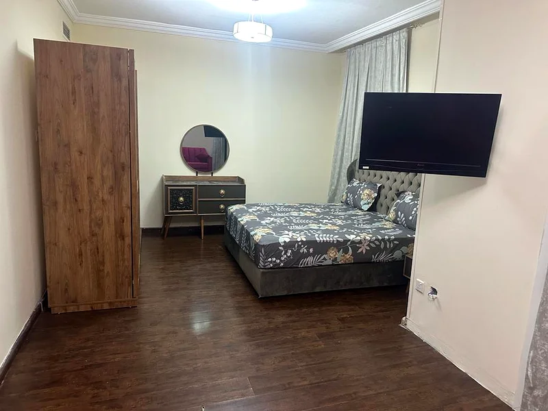غرفتا نوم، وصالونان مع شرفة وغرفة خادمة، الشارقة، التعاون، مفروشة63827763370881114