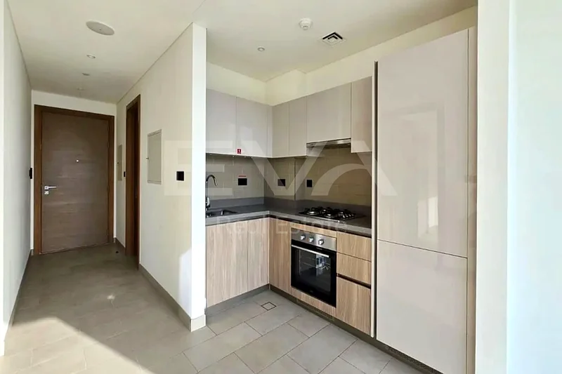 غير مفروشة | طابق منخفض | شاغرة64016677831427113