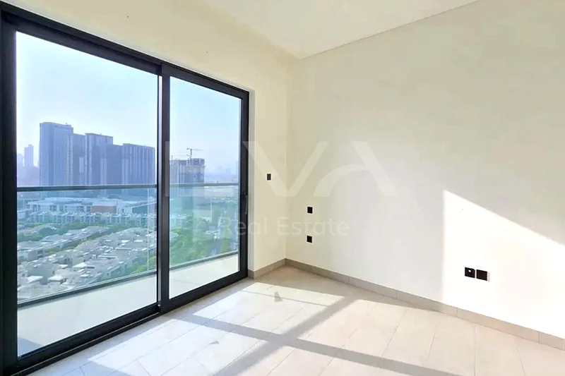 غير مفروشة | طابق منخفض | شاغرة64016677831427110