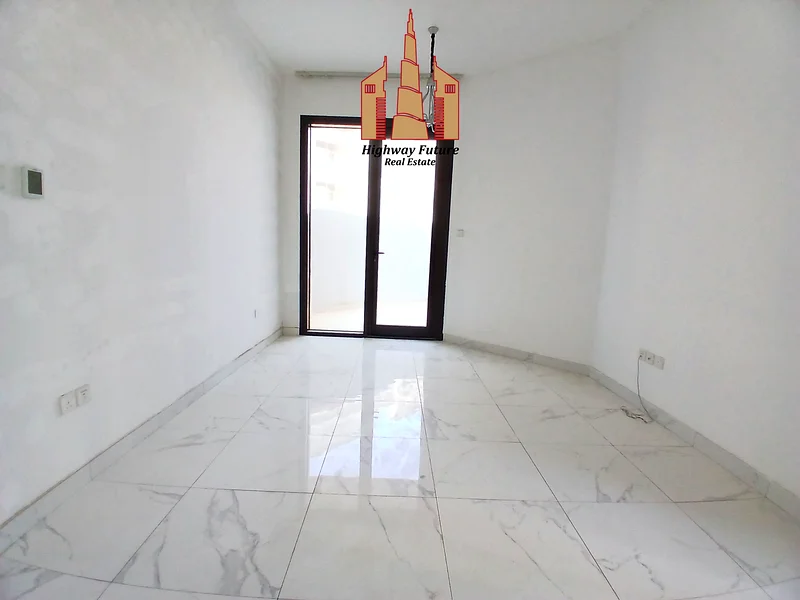 شقة بغرفتي نوم بمساحة حرة لمدة شهر مع تيريس63704145495555114