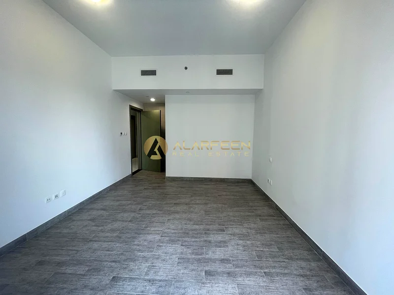 طابق عالي / سعر منخفض / بجوار حديقة المجتمع63786429652097113
