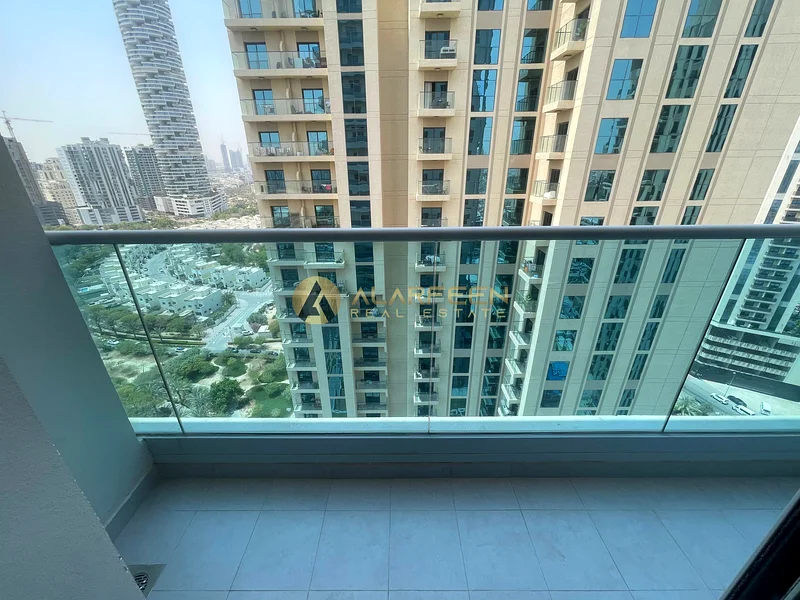 طابق عالي / سعر منخفض / بجوار حديقة المجتمع63786429652097112