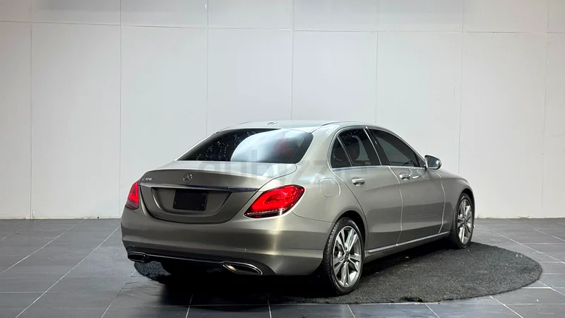 مرسيدس بنز فئة C C300 سيارة نظيفة جداً وبحالة جيدة63613134092290114