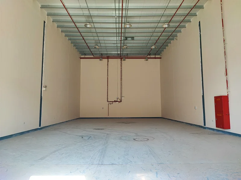 2500 Sqft Warehouse 3 Phase Electrcity In Al Sajaa Sharjah63622638646530111