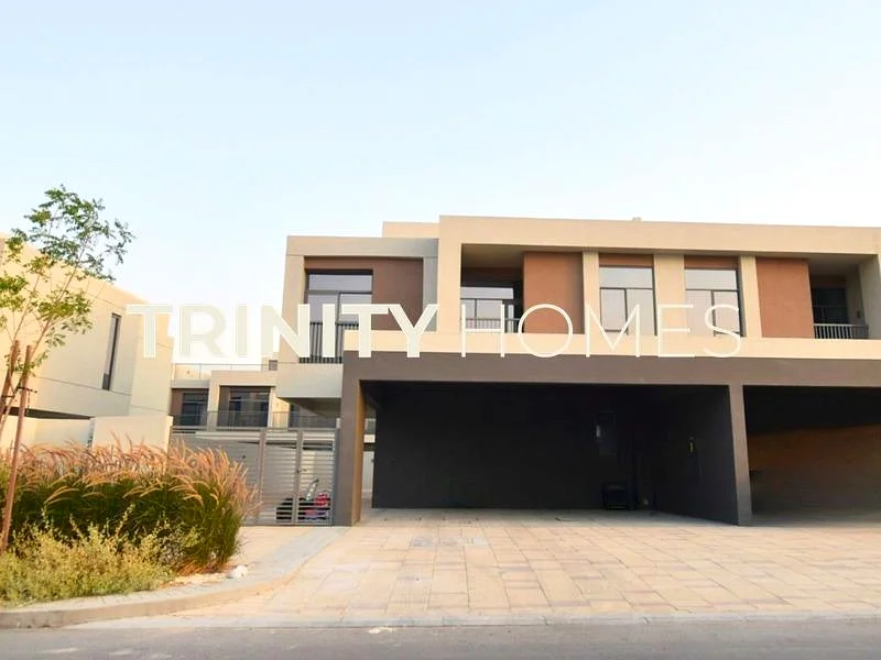 فيلا حديثة مكونة من 4 غرف نوم مع غرفة خادمة | وصول خاص للشاطئ63752076678529110