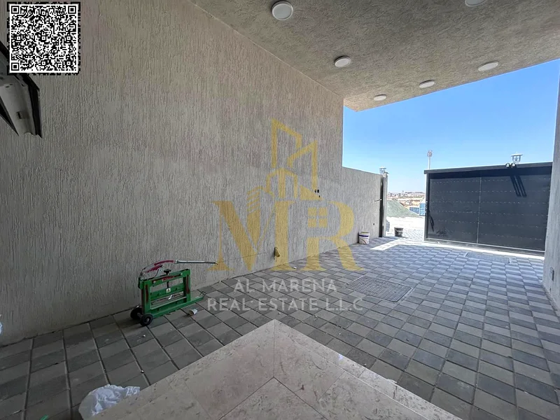 A villa with a price including registration and ownership fees on the main street, ready for occupancy in the most upscale areas of Ajman, freehold fo63904697875201114