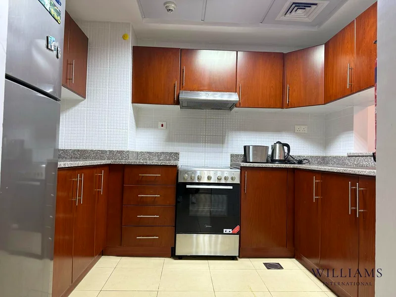 SPACIOUS | LAKE VIEWS | VACANT63987299617793114