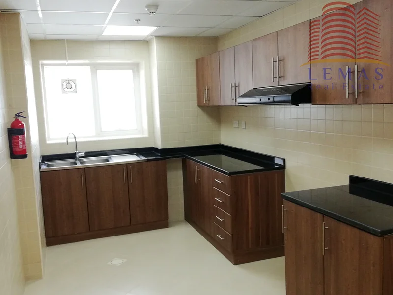 شقة مكونة من 3 غرف للبيع بالتقسيط جاهزة للسكن63888603547266114
