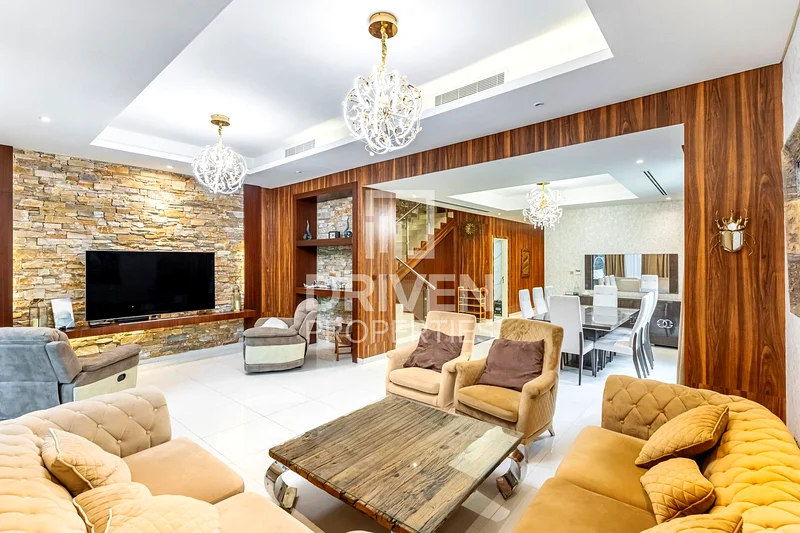 Single Row | Upgraded | Furnished | Best Location63972758968449113