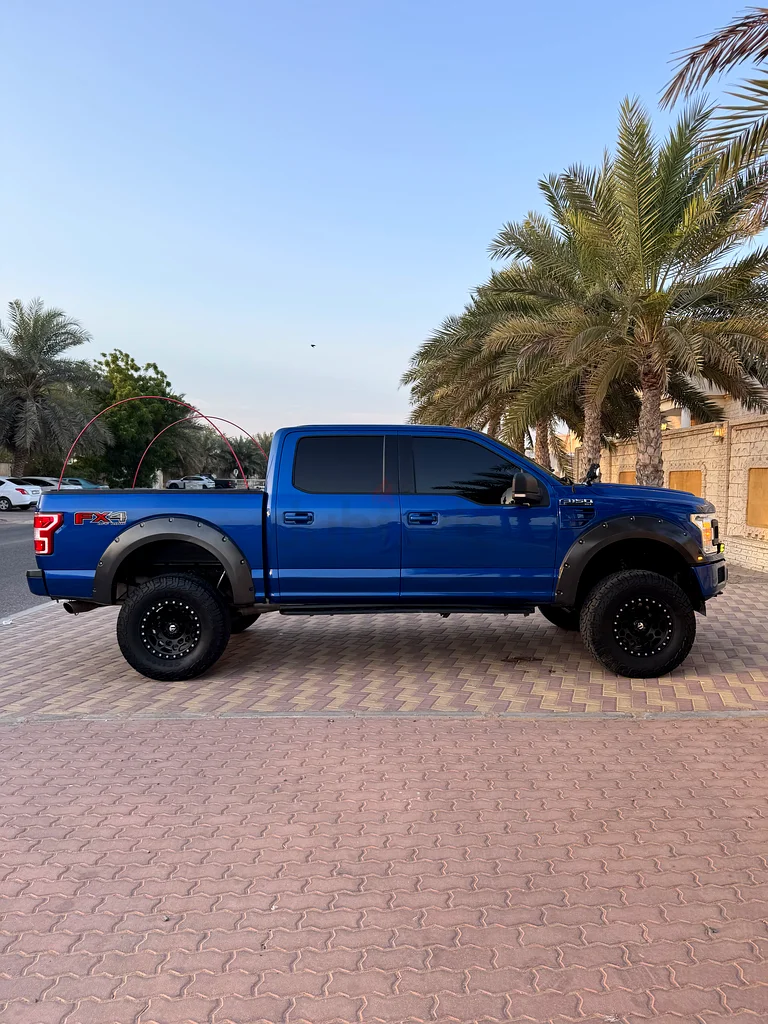 2018 FORD F-150  SUPER XLT 5.0L 8 cylinders 410 HP IN PERFECT CONDITION!63612082488323114
