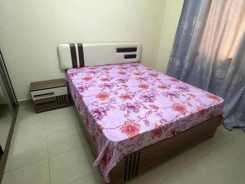 Two rooms, a hall, 2 balcony, ,2 bathroom, furnished with hotel furniture, 4800 dirhams with internet, Burj Manazel 1.63827763220482113