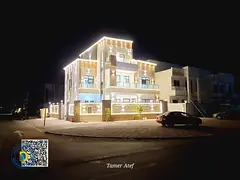 For luxury lovers, a 6-room corner villa with a roof, including registration fees, spacious areas, s