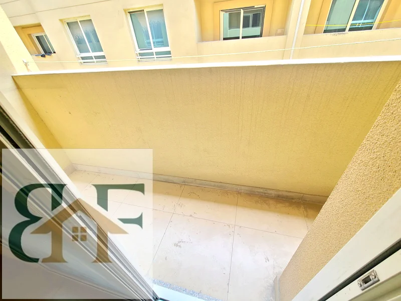 عرض ساخن _ شقة بغرفة نوم واحدة _ مساحة معيشة كبيرة _ مع شرفة _ قريبة من الحديقة63612102712451112
