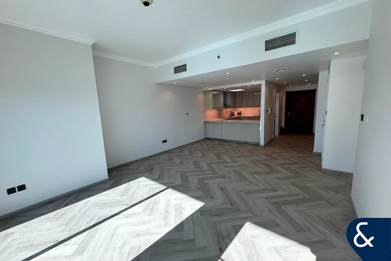 Fully Upgraded | Vacant on Transfer | 2 Bed64036626207746113