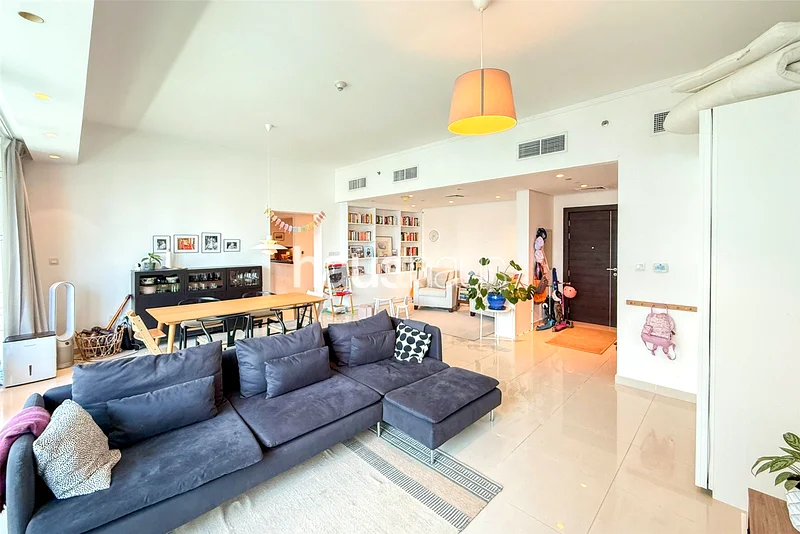 Vacant December | Largest Layout | 2x Parking64038183059843113