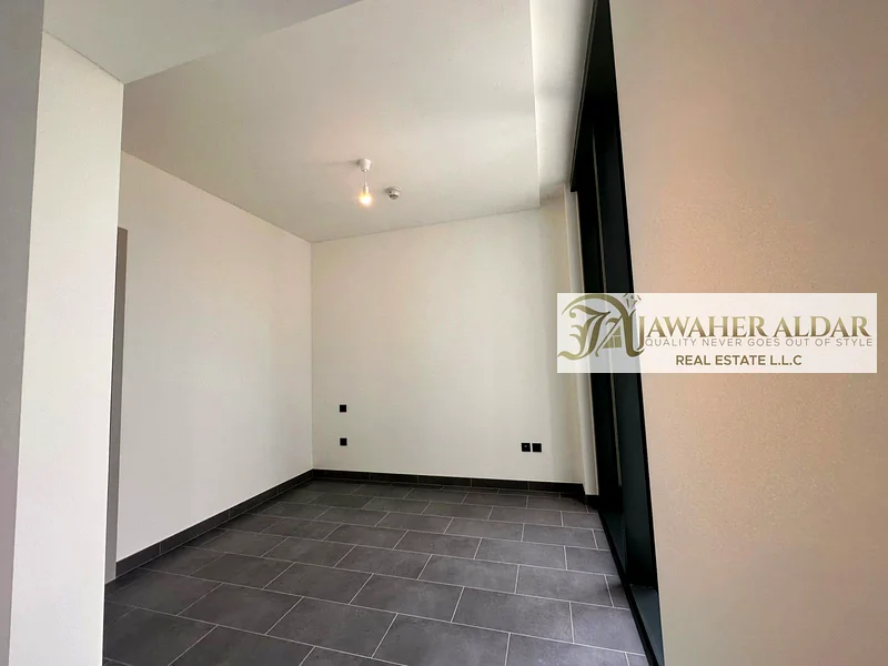 شقتان + غرفة غسيل - بإطلالة على المسبح - طابق عالي !!!!63758455508737114