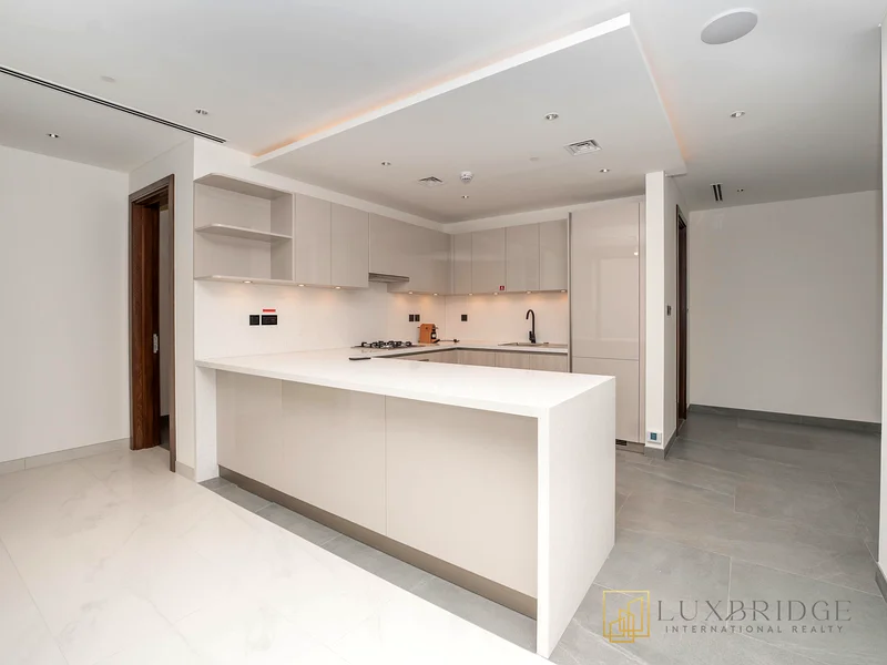الطابق العالي | شقتان نوم مع غرفة خادمة | فاخرة64018070789505114