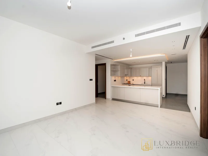 الطابق العالي | شقتان نوم مع غرفة خادمة | فاخرة64018070789505110