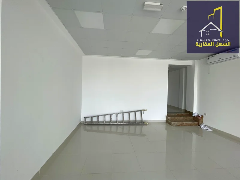 محل مُجدّد بالكامل للإيجار السنوي الموقع: المجاز 1 - الشارقة63816451867907112
