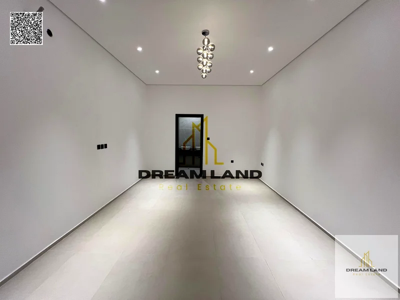Directly from the owner, at a price including registration and ownership fees. Freehold for all nationalities.63905480310786114