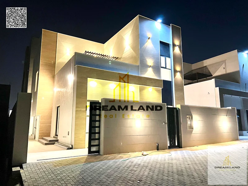 Directly from the owner, at a price including registration and ownership fees. Freehold for all nationalities.63905480310786111