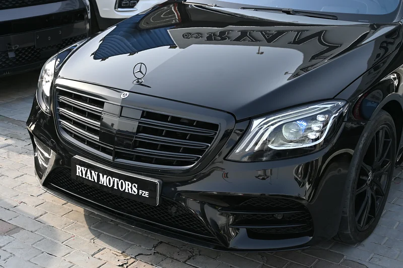 2019 Mercedes S560 4.0L V8 4Matic black color63613986248450111