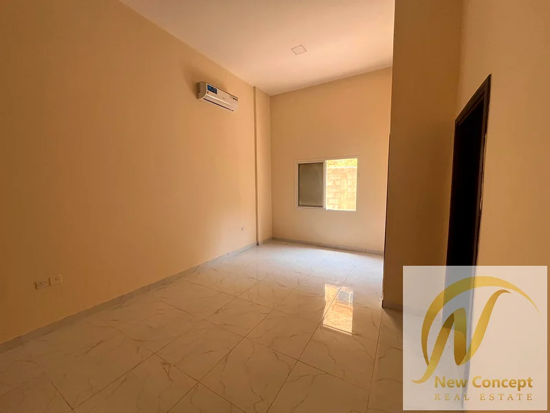 استوديو واسع مع مطبخ منفصل للإيجار – الروضة 1، عجمان 📍 الموقع: موقع متميز في الروضة 1 قريب من طريق محمد بن زايد63722544317059112