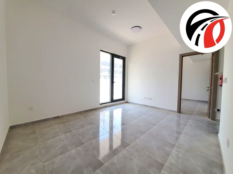 شقة جديدة وواسعة || مسبح || موقف سيارات مغطى63742658332163111