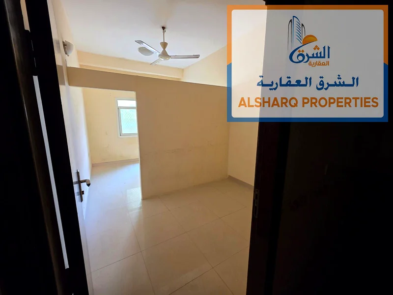 ستوديو نظيف وضخم جدًا في الطابق الأرضي مع مطبخ منفصل للإيجار في أرقى موقع في عجمان63723377545603111