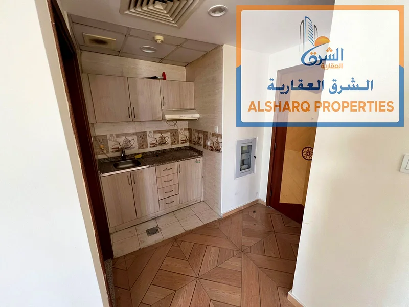 Spacious studio for annual rent in Ajman Corniche, located on the second row from the Corniche for an open view and complete privacy, equipped with a63810725774723114