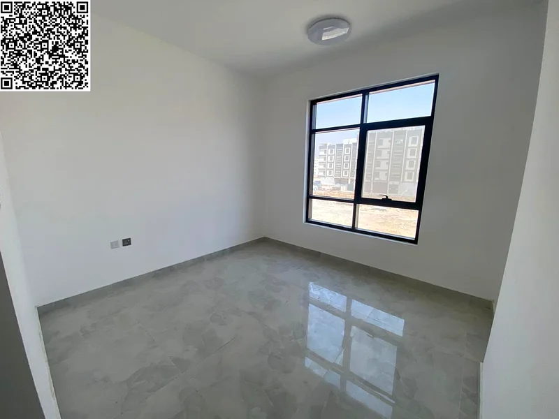أفضل شقة وأكثرها جمالاً للمستأجر الأول في مبنى فاخر، غرفة نوم رئيسية، صالة مع مطبخ كبير، شرفة، و2 حمام63715947811970114