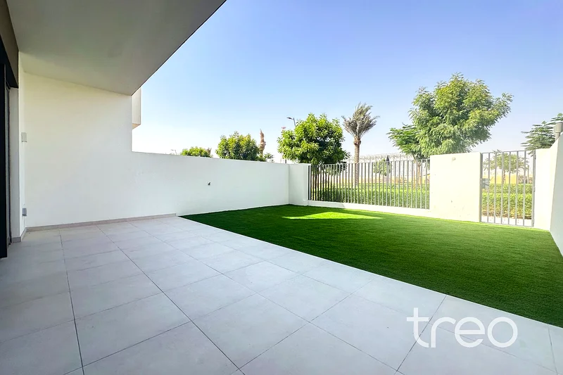 Close to Pool | Single Row | Park Facing63732482400643112