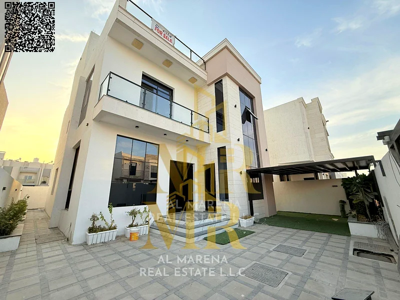 A villa directly from the owner, with personal finishing, on a main street, close to all services. Freehold for all nationalities and without a down p63904570363651112