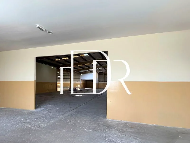 Massive Warehouse for Rent in Mussafah with Office63612457905665112