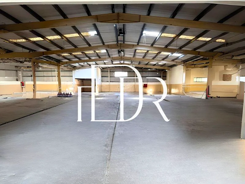 Massive Warehouse for Rent in Mussafah with Office636124579056651113