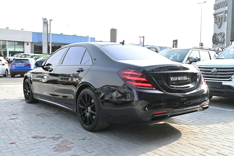 2019 Mercedes S560 4.0L V8 4Matic black color63613986248450113