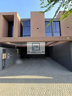 🏠 Robinia  Modern 2-Bedroom Townhouse | 4 Bathrooms | 1,962 Sqft | AED 120,000 | 4 Cheques