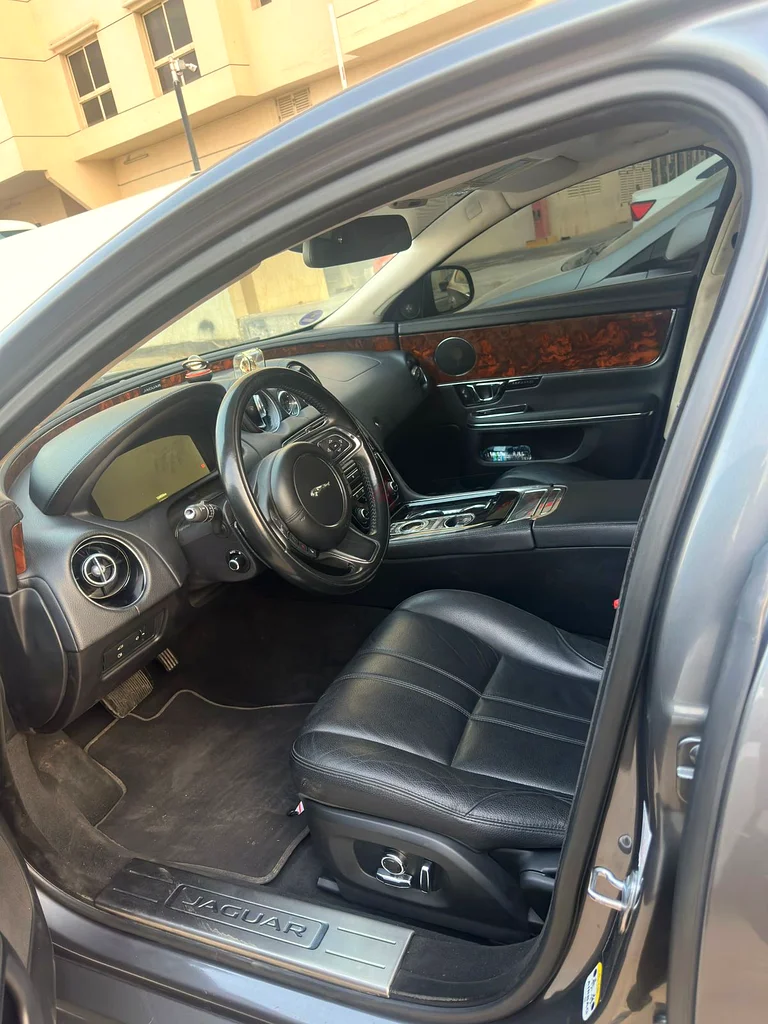 جاكوار XJ63613735201026114