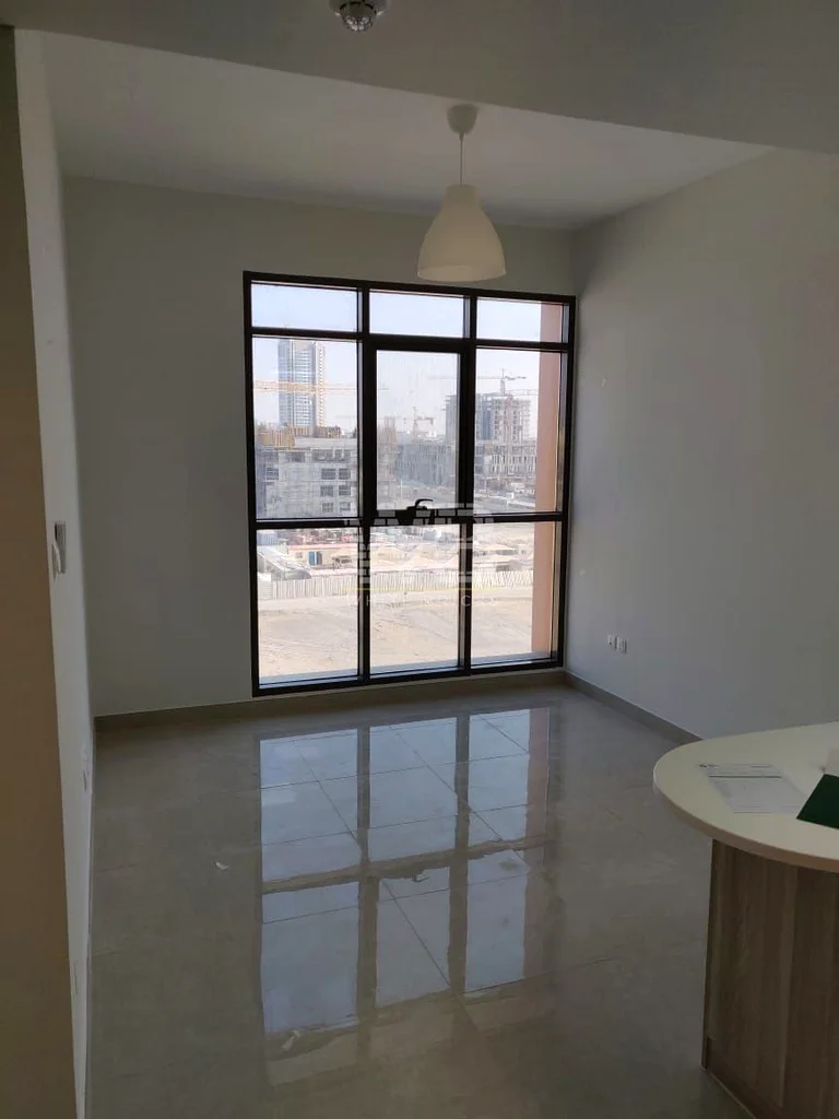 شاغرة | طابق متوسط | نصف مفروشة63764688312449113