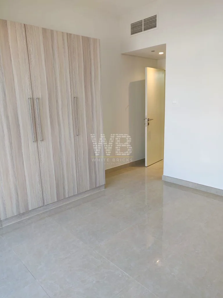 شاغرة | طابق متوسط | نصف مفروشة63764688312449111