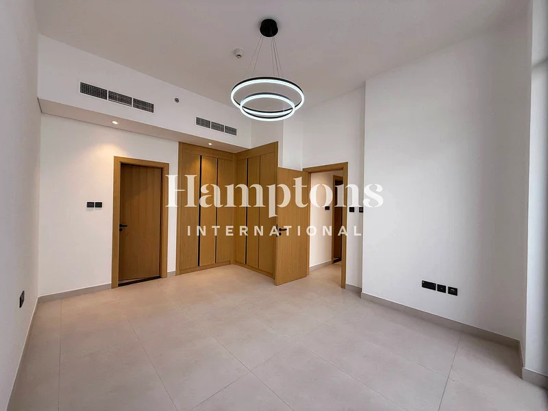 Luxurious | 3 BD Plus Study | Iconic Views63793084082305112