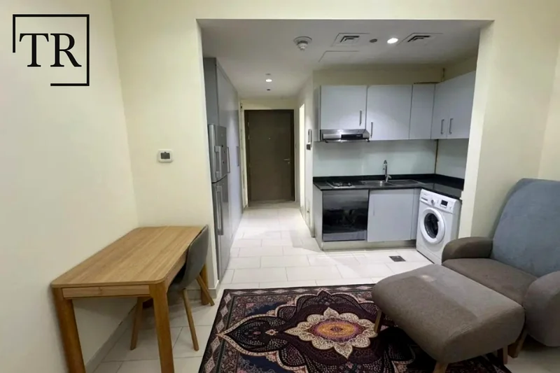 Pool View | Next To Metro | Furnished | Prime Spot63761924300802112